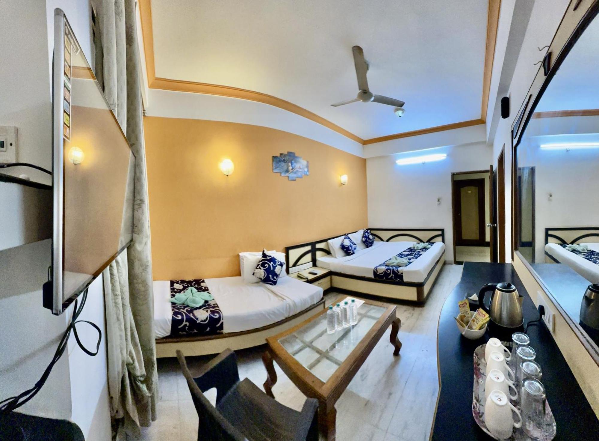Hotel Indore Palace - Feel At Home Shirdi Eksteriør billede