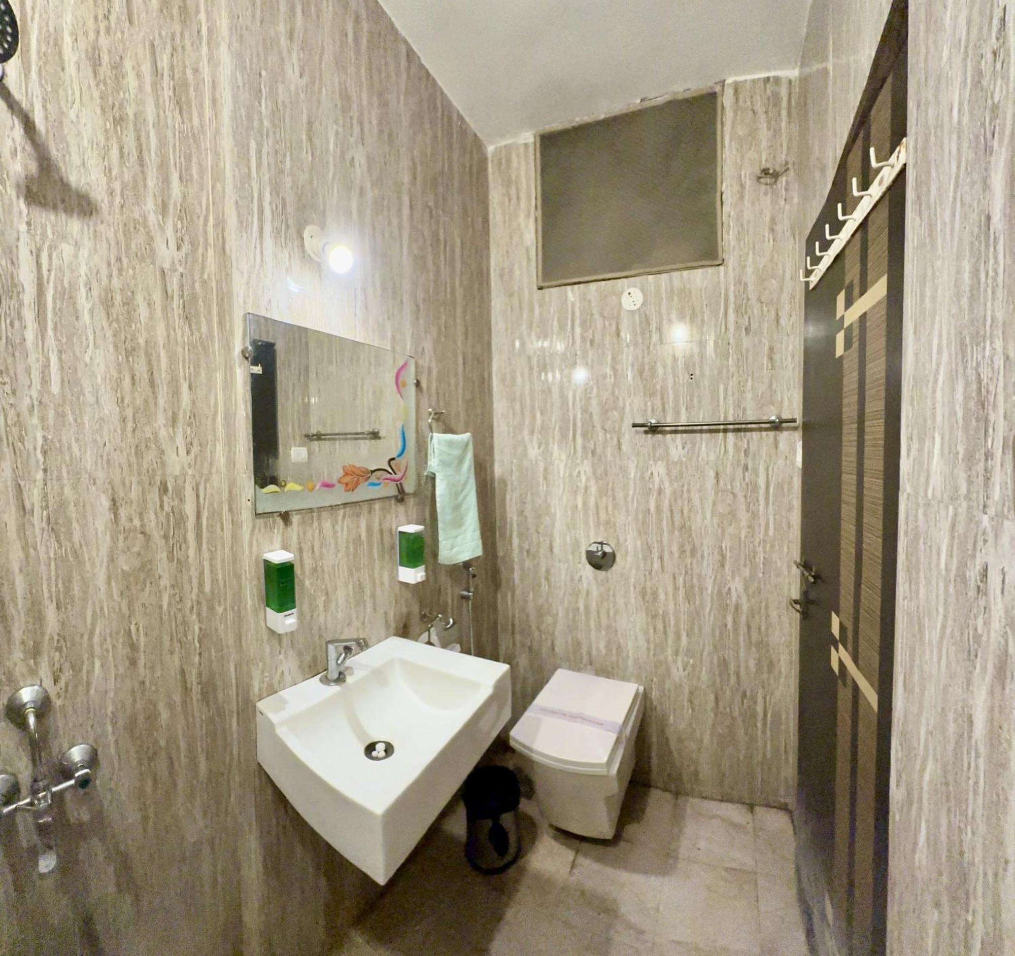Hotel Indore Palace - Feel At Home Shirdi Eksteriør billede
