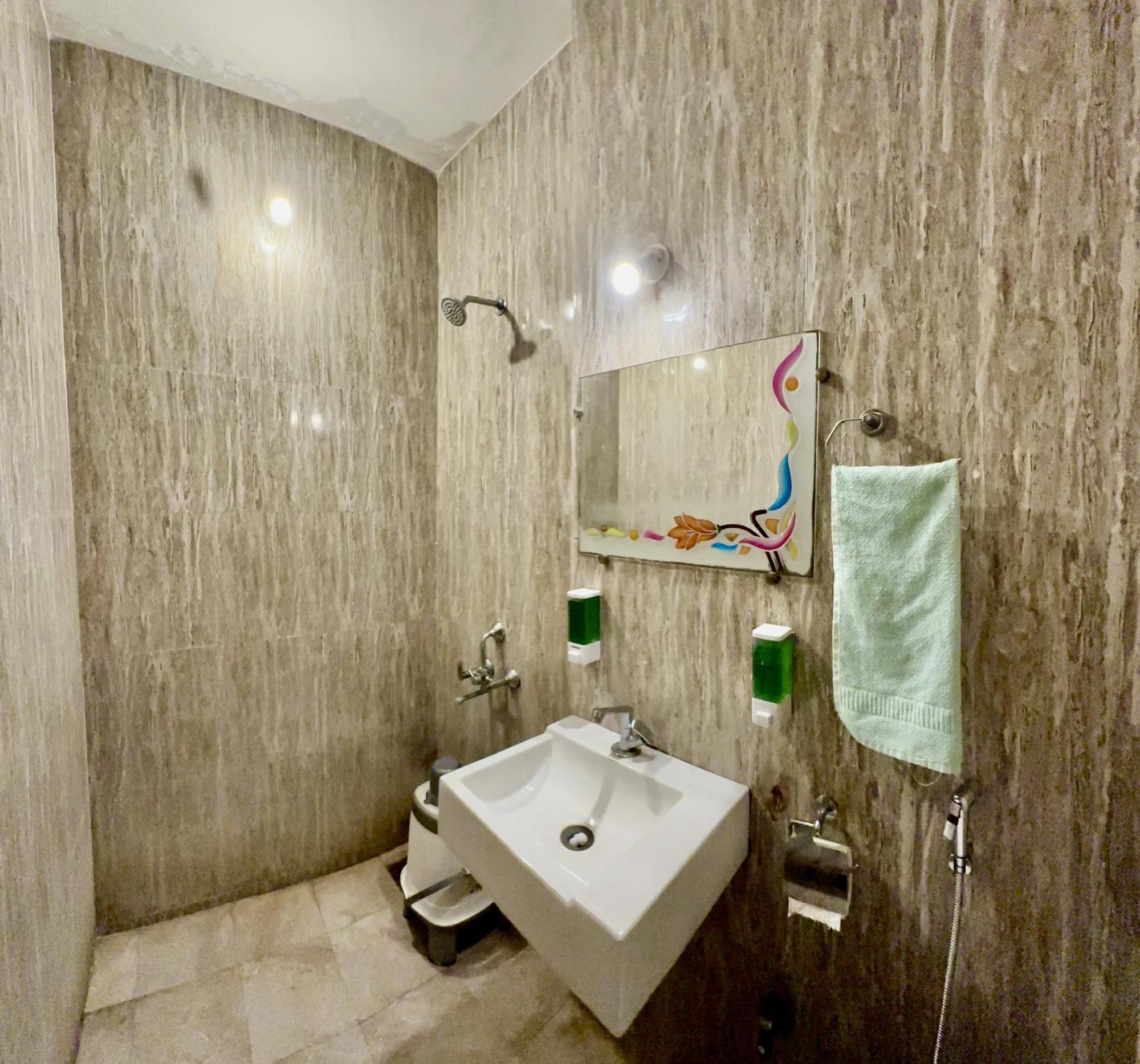 Hotel Indore Palace - Feel At Home Shirdi Eksteriør billede