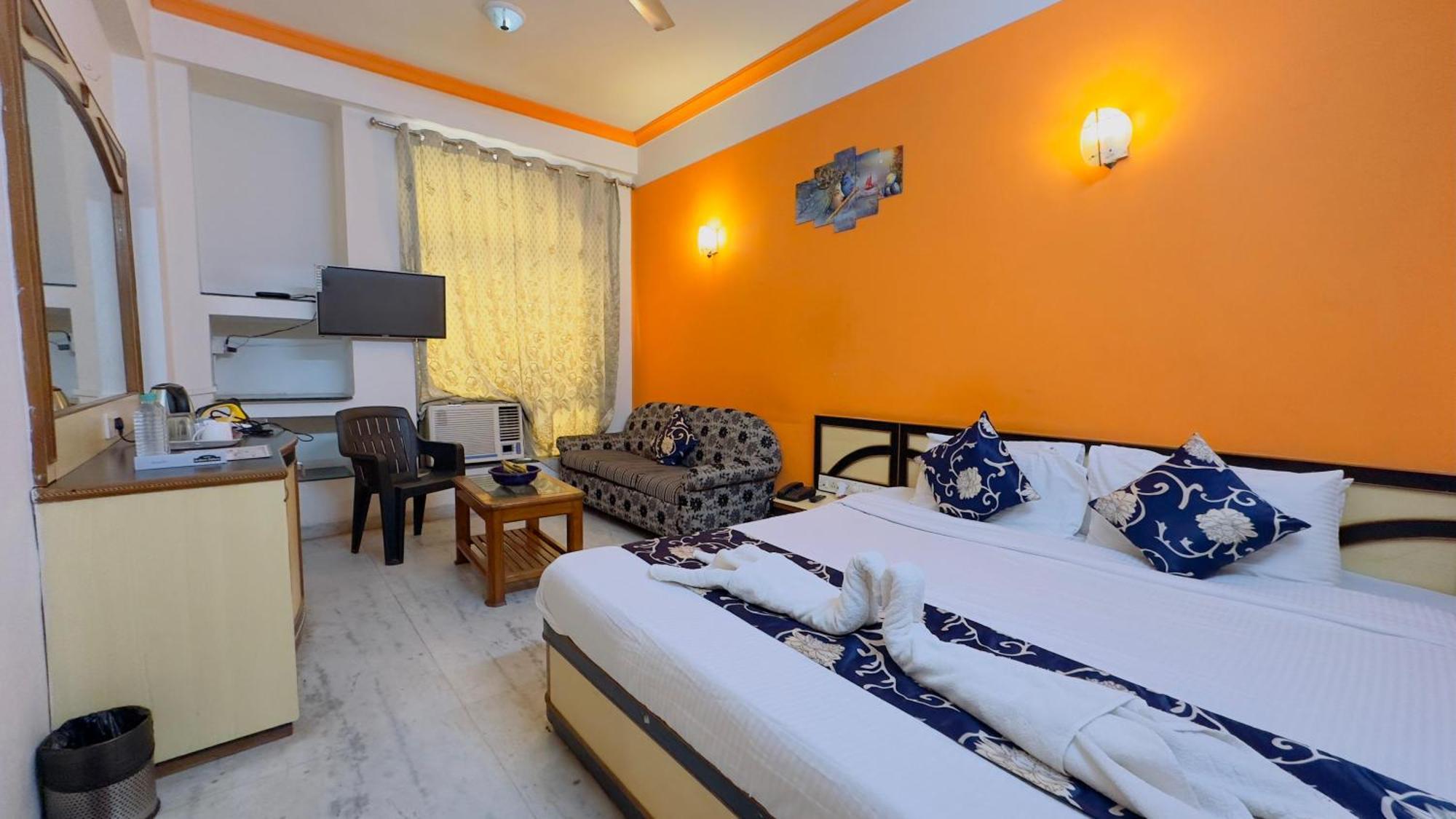 Hotel Indore Palace - Feel At Home Shirdi Eksteriør billede